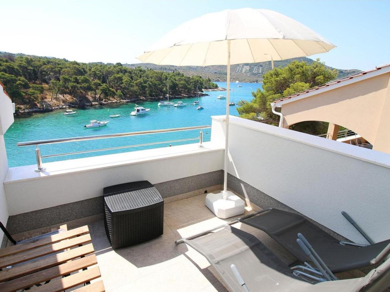 Apartments Elvi - Amazing Position & Parking Primošten Екстериор снимка