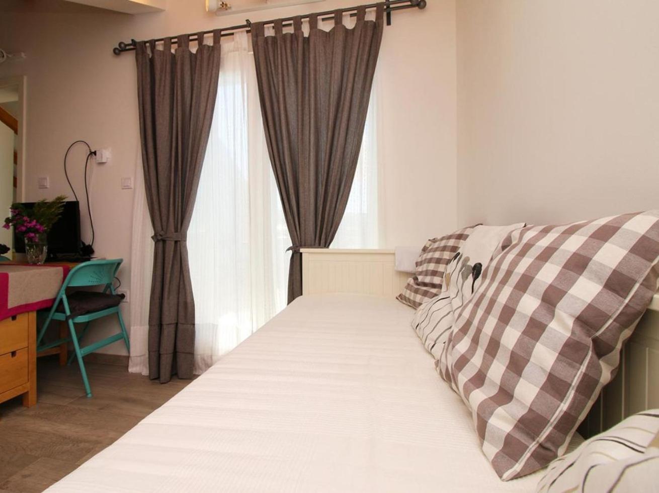 Apartments Elvi - Amazing Position & Parking Primošten Екстериор снимка