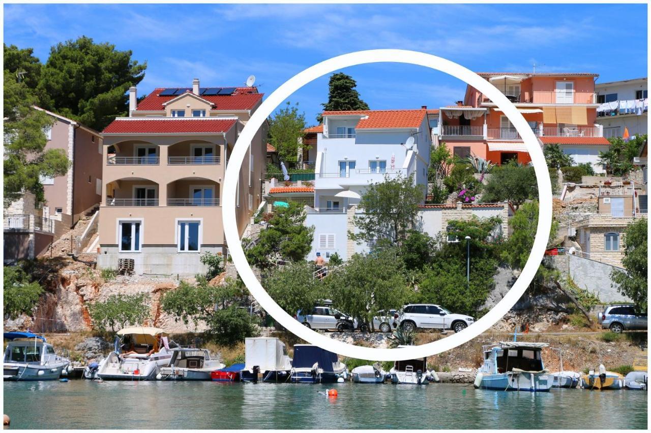 Apartments Elvi - Amazing Position & Parking Primošten Екстериор снимка