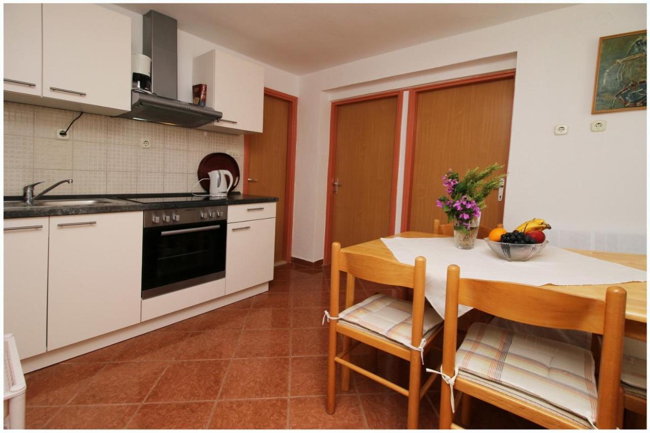 Apartments Elvi - Amazing Position & Parking Primošten Екстериор снимка