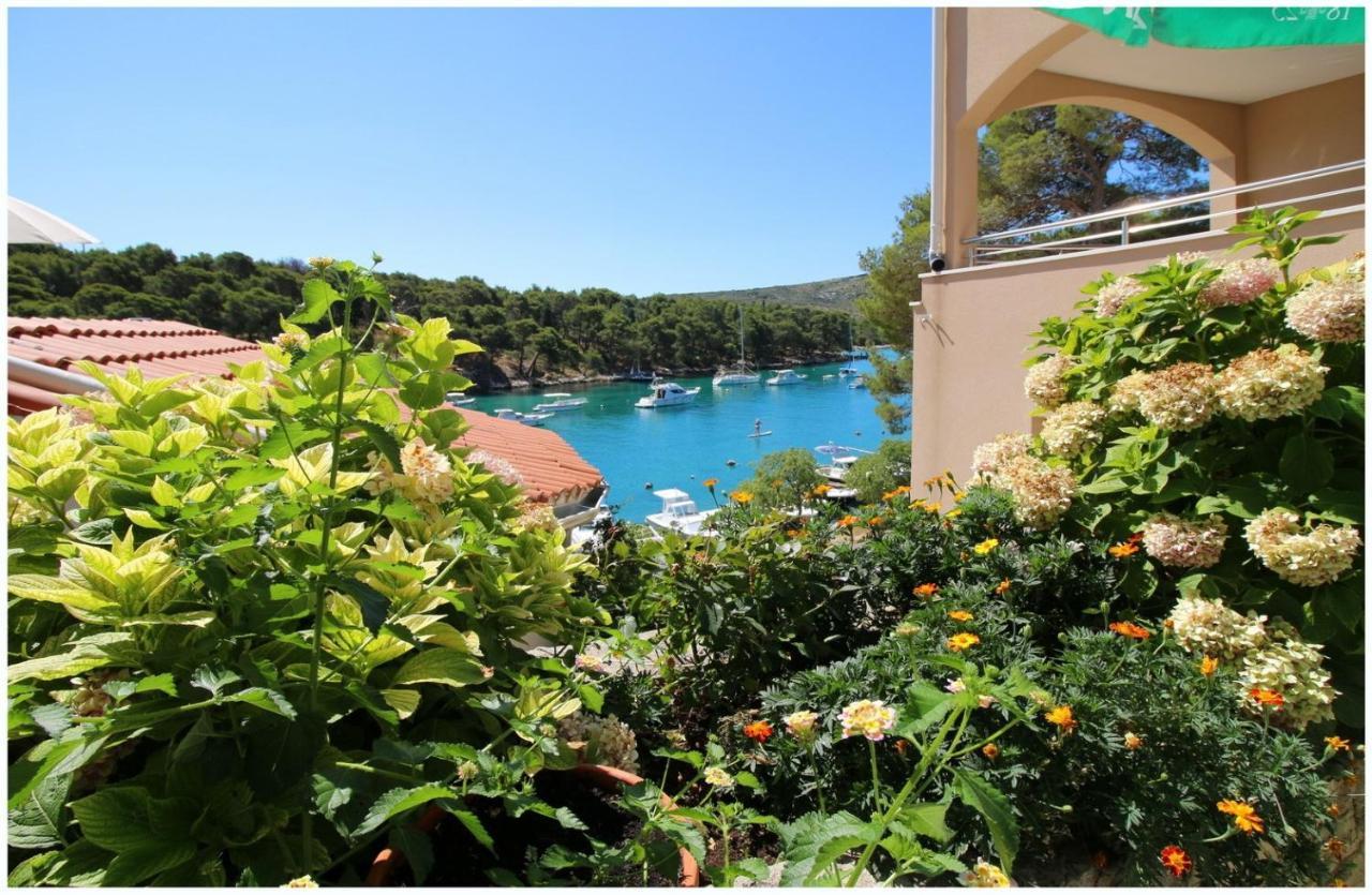 Apartments Elvi - Amazing Position & Parking Primošten Екстериор снимка