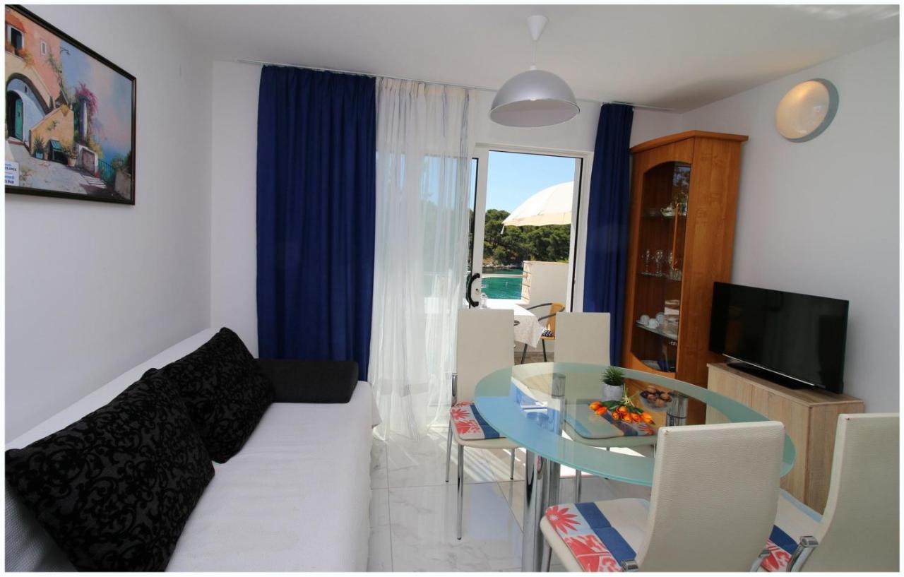 Apartments Elvi - Amazing Position & Parking Primošten Екстериор снимка