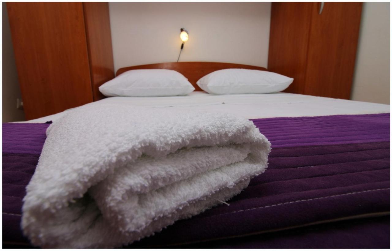 Apartments Elvi - Amazing Position & Parking Primošten Екстериор снимка