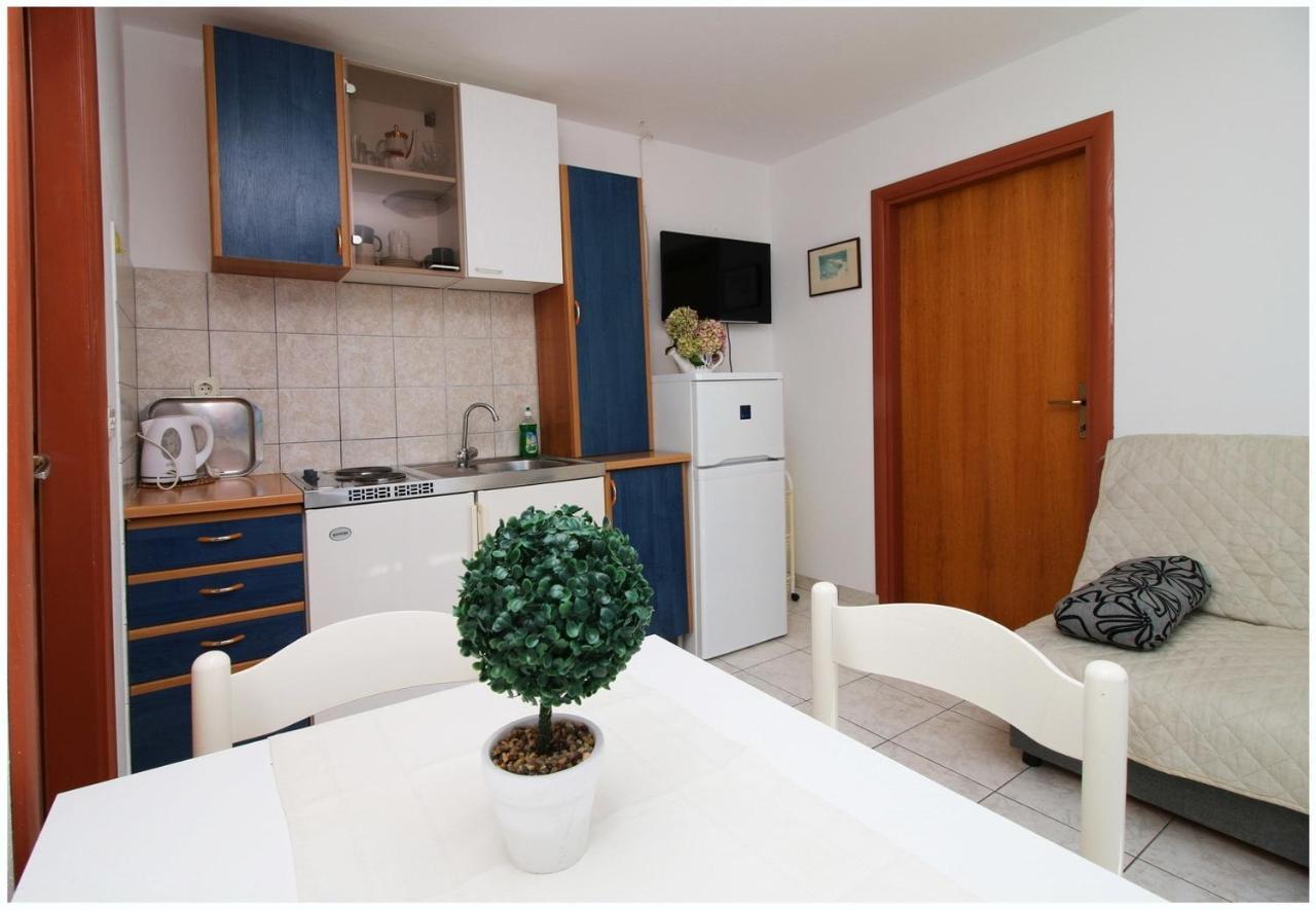 Apartments Elvi - Amazing Position & Parking Primošten Екстериор снимка