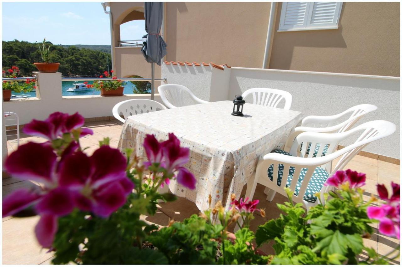 Apartments Elvi - Amazing Position & Parking Primošten Екстериор снимка