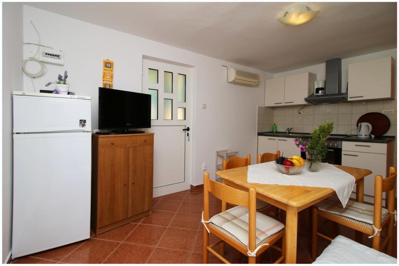 Apartments Elvi - Amazing Position & Parking Primošten Екстериор снимка