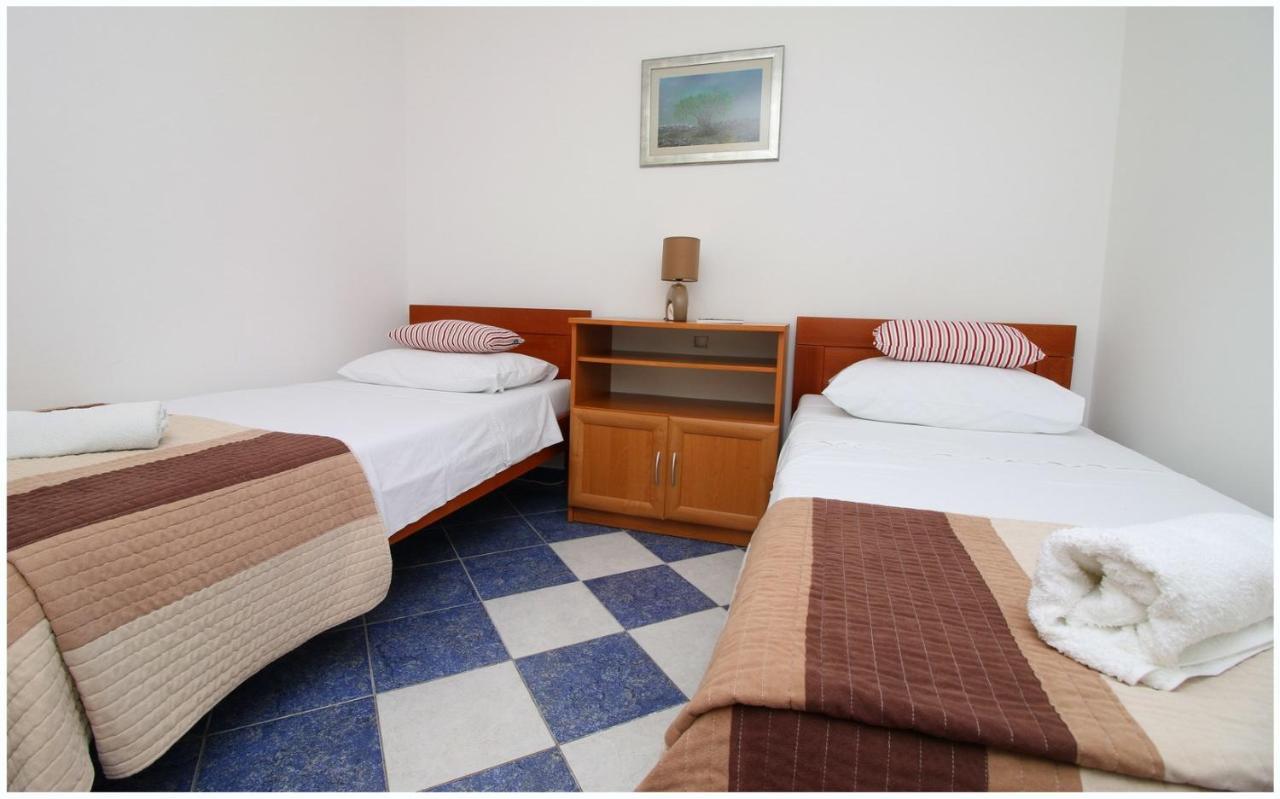 Apartments Elvi - Amazing Position & Parking Primošten Екстериор снимка
