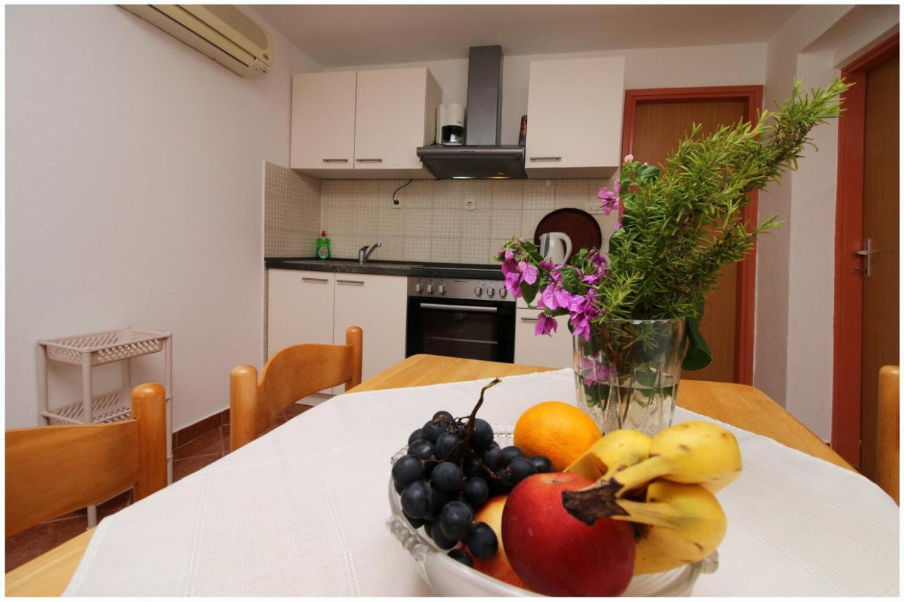 Apartments Elvi - Amazing Position & Parking Primošten Екстериор снимка