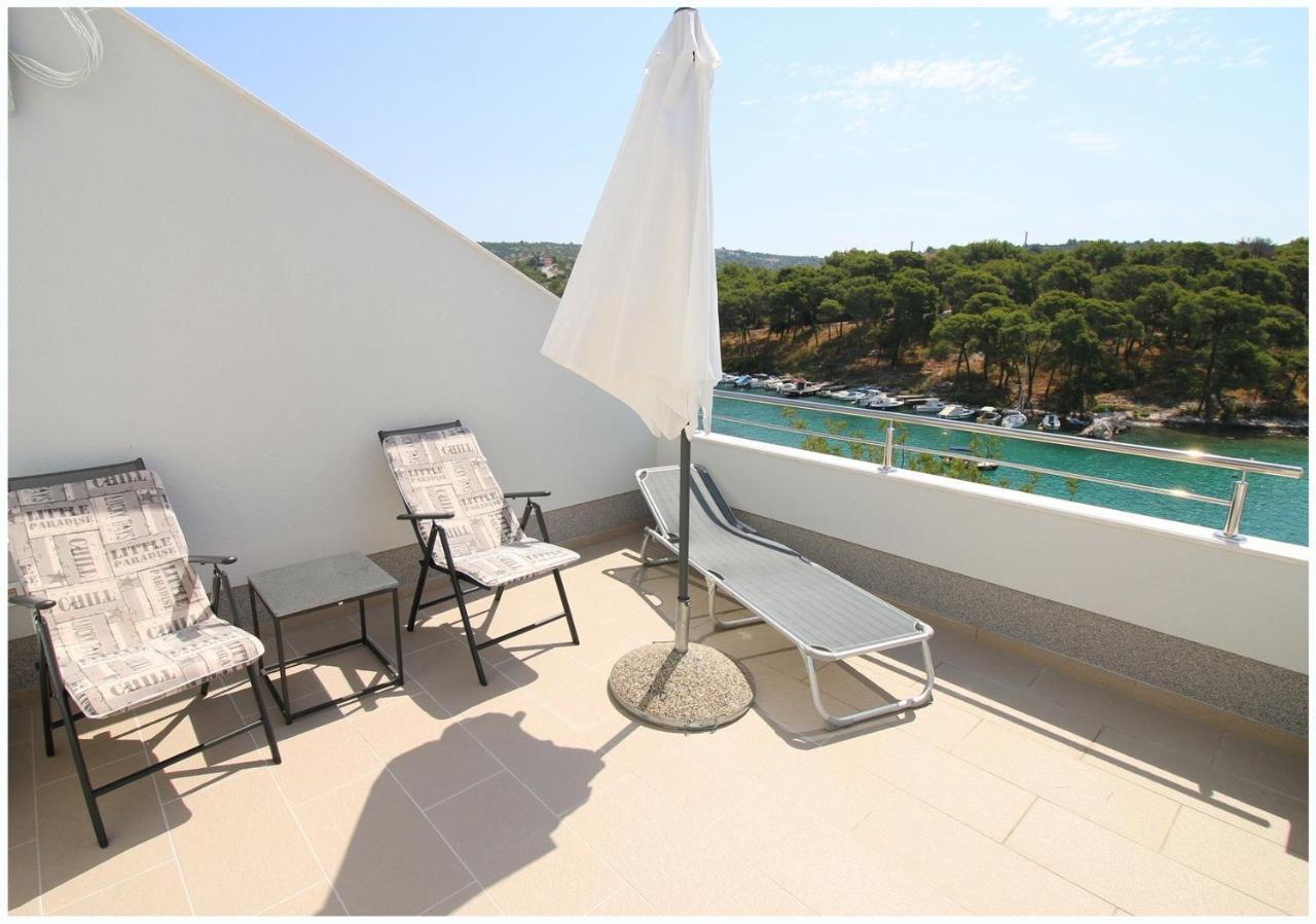 Apartments Elvi - Amazing Position & Parking Primošten Екстериор снимка