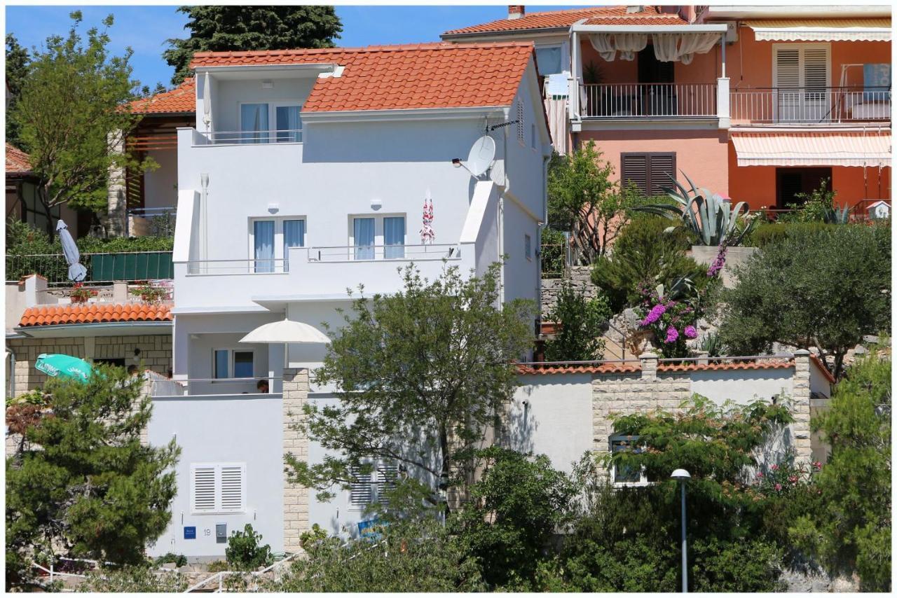 Apartments Elvi - Amazing Position & Parking Primošten Екстериор снимка